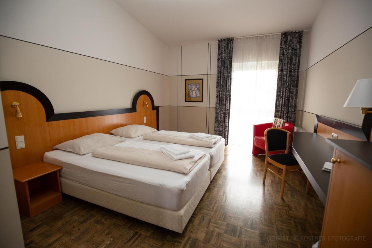 Hotel Fuchspalast Sankt Veit an der Glan Bagian luar foto