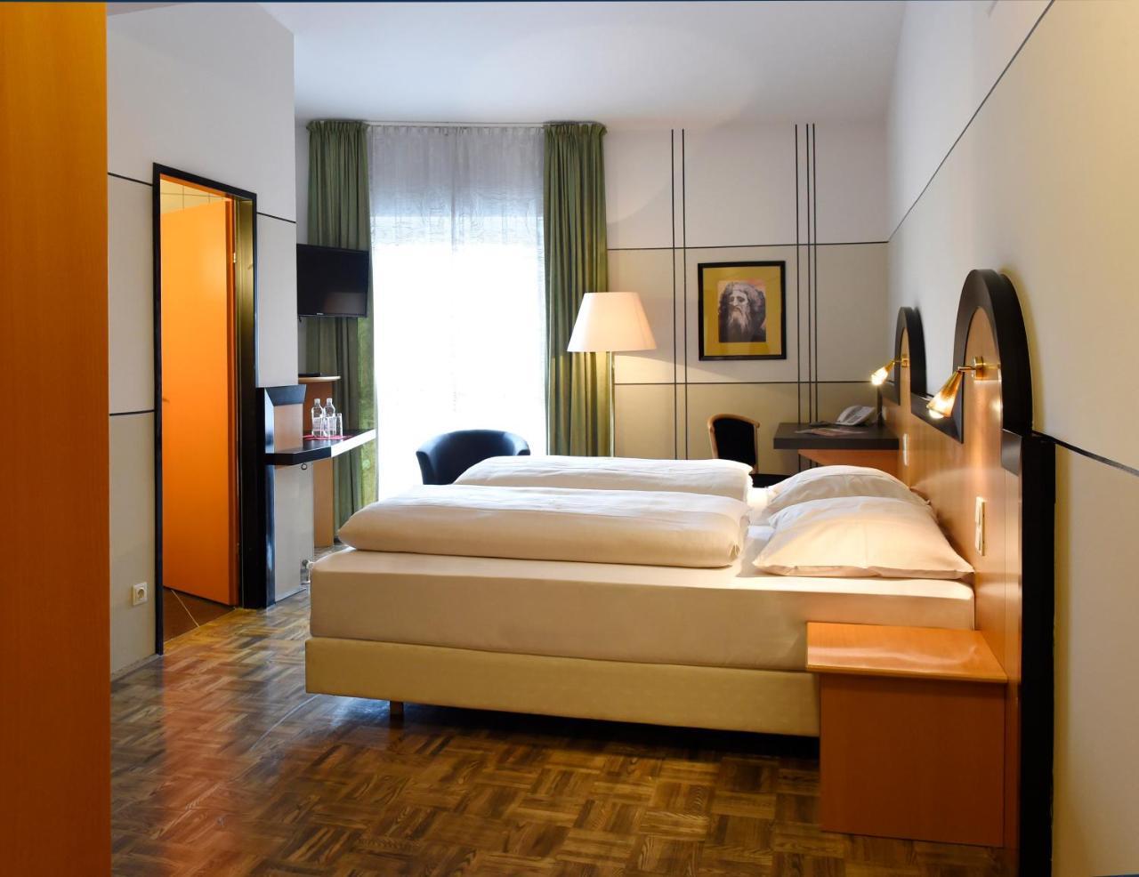 Hotel Fuchspalast Sankt Veit an der Glan Bagian luar foto